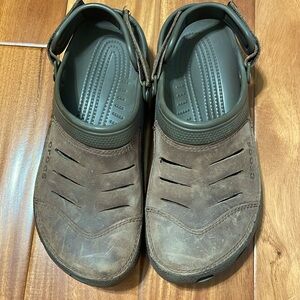 Men’s leather crocs